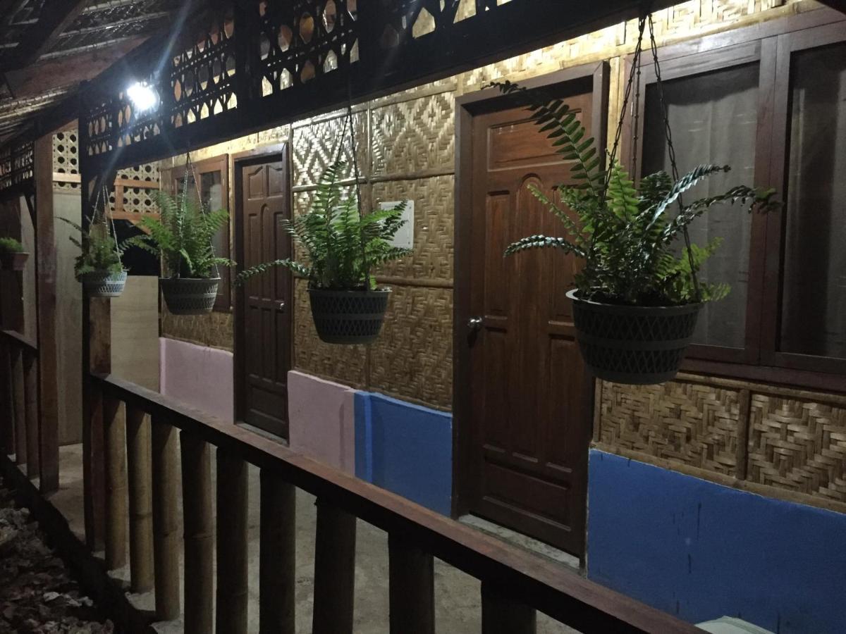 Bohemian Bohol Hostel Panglao Exterior photo